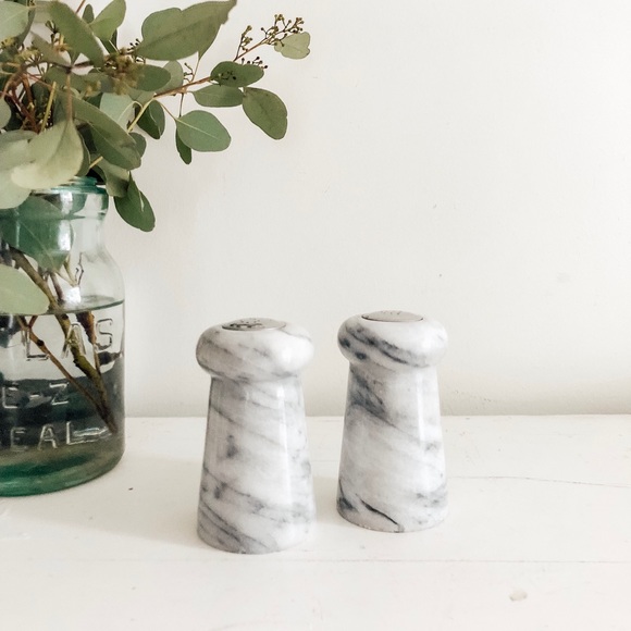Other - Set of marble salt and pepper shakers